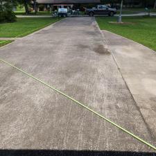 Revitalizing-a-Beaumont-TX-Driveway-and-Walkway-with-Pressure-Washing 2